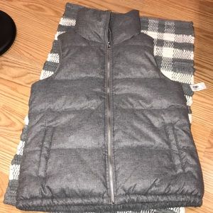 Old navy frost free puffer vest